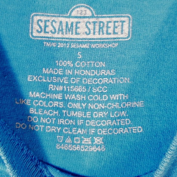 Sesame Street Everyday I'm Shuffling tshirt. Small - Picture 8 of 8